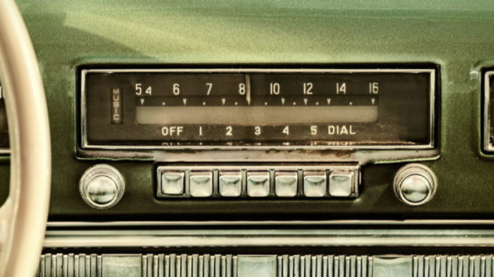 EN EL AUTOMÓVIL, DONDE MÁS SE ESCUCHA LA RADIO EN MÉXICO