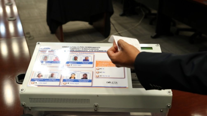 DISEÑAN URNA ELECTRÓNICA PARA COMICIOS ELECTORALES