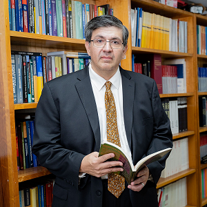 PRIMER LATINOAMERICANO EN EDITAR REVISTA MÁS IMPORTANTE DE CÓMPUTO EVOLUTIVO PRIMER LATINOAMERICANO EN EDITAR REVISTA MÁS IMPORTANTE DE CÓMPUTO EVOLUTIVO