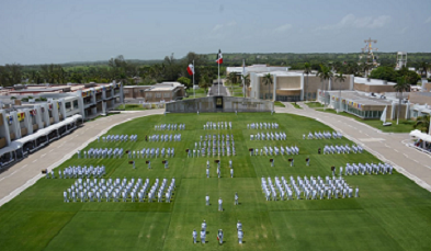 SE GRADÚAN 129 GUARDIAMARINAS