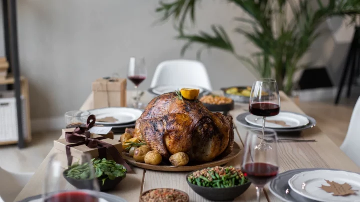 DISFRUTA EL THANKSGIVING DAY CON PAVO AL LIMÓN A LAS HIERBAS