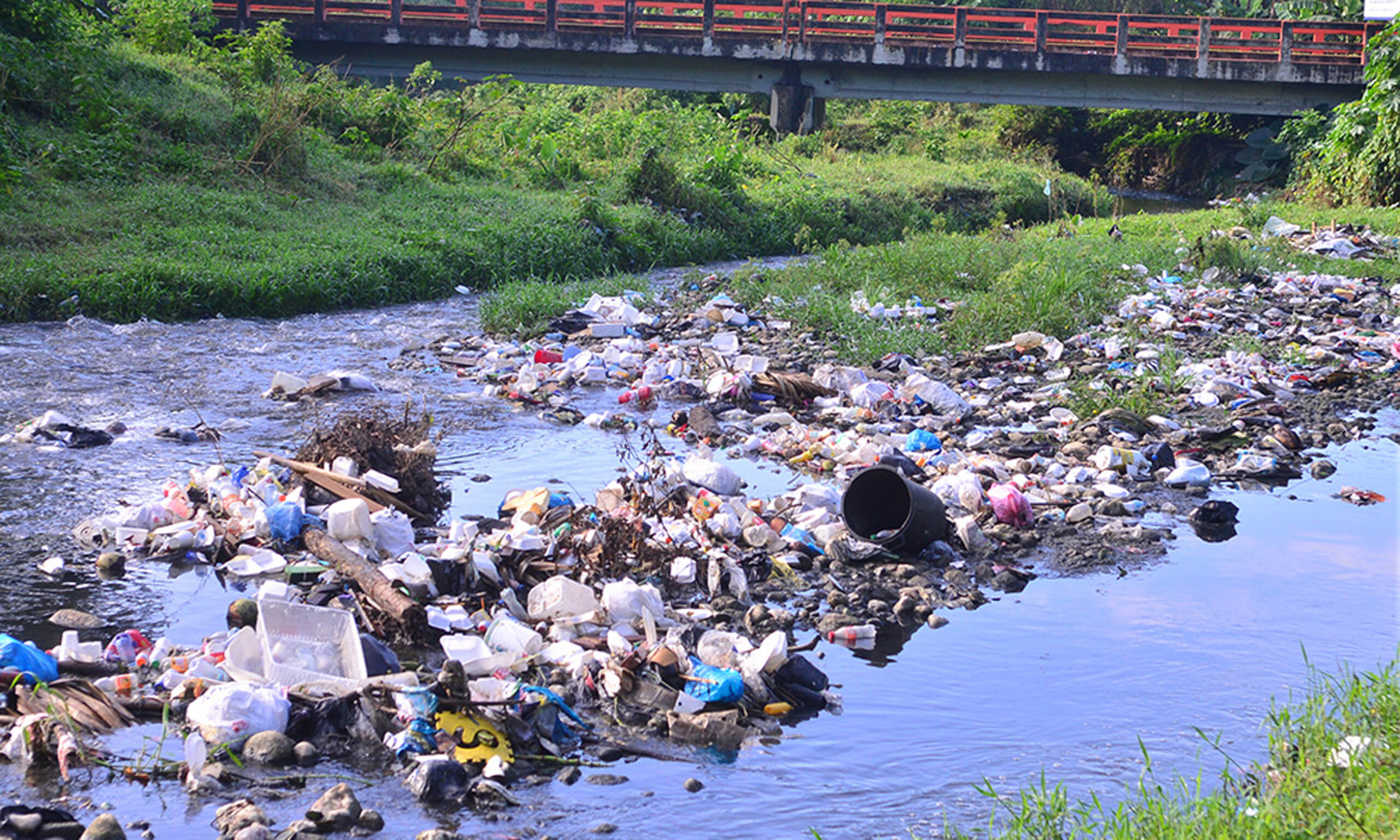 MÉXICO, PRÁCTICAMENTE SIN AGUA SUPERFICIAL; LA QUE HAY, ESTÁ CONTAMINADA