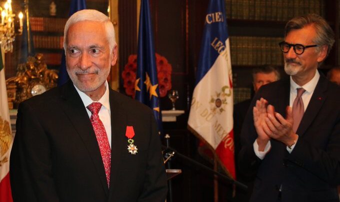 TITULAR DEL INSTITUTO NACIONAL DE GERIATRÍA RECIBE LEGIÓN DE HONOR FRANCESA