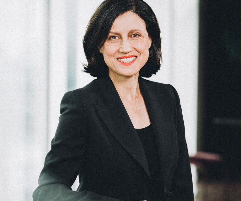 PRIMERA MUJER EN LIDERAR GRUPO L’ORÉAL EN AL PRIMERA MUJER EN LIDERAR GRUPO L’ORÉAL EN AL
