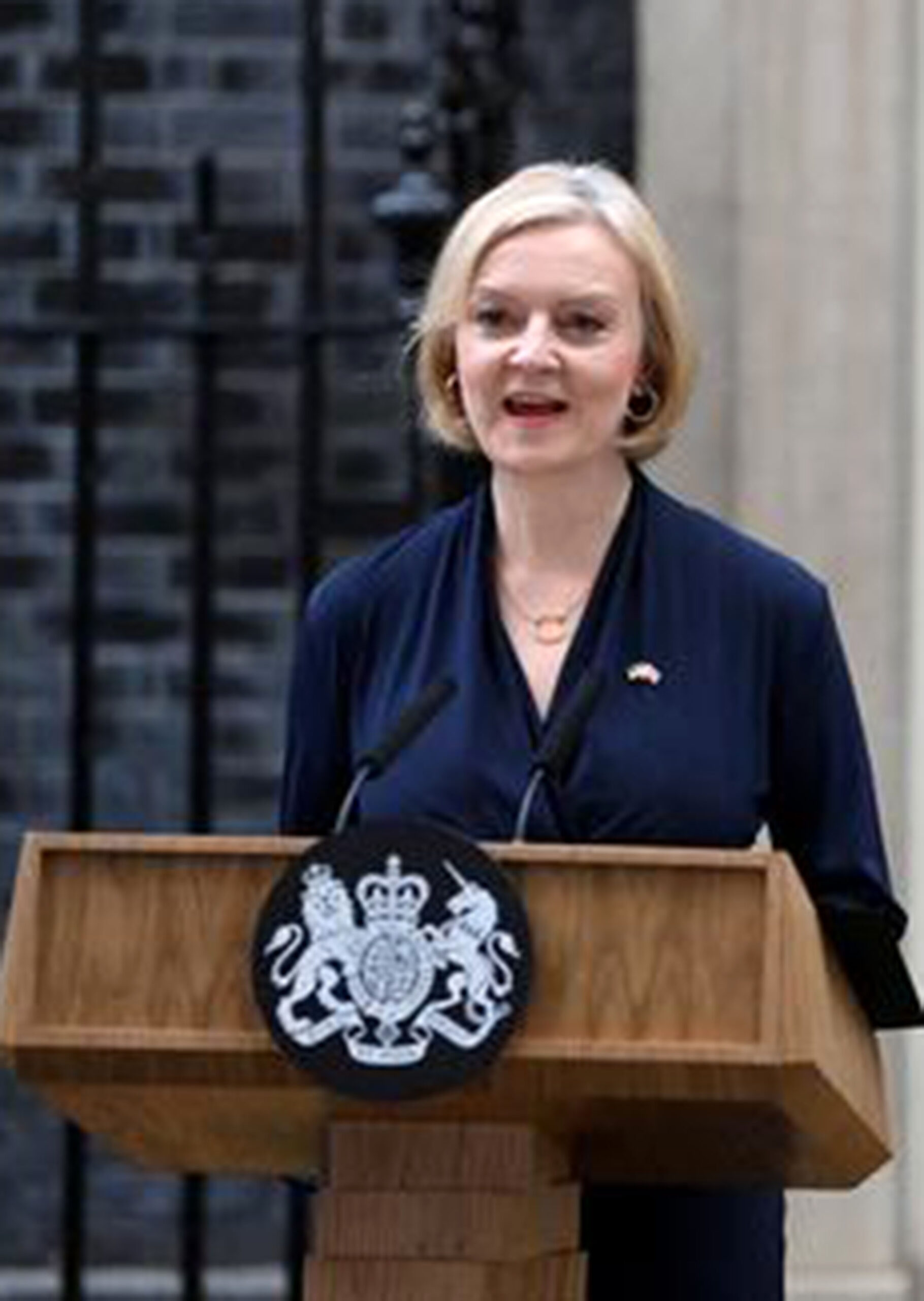 “FUEGO AMIGO” EN LA RENUNCIA DE LIZ TRUSS