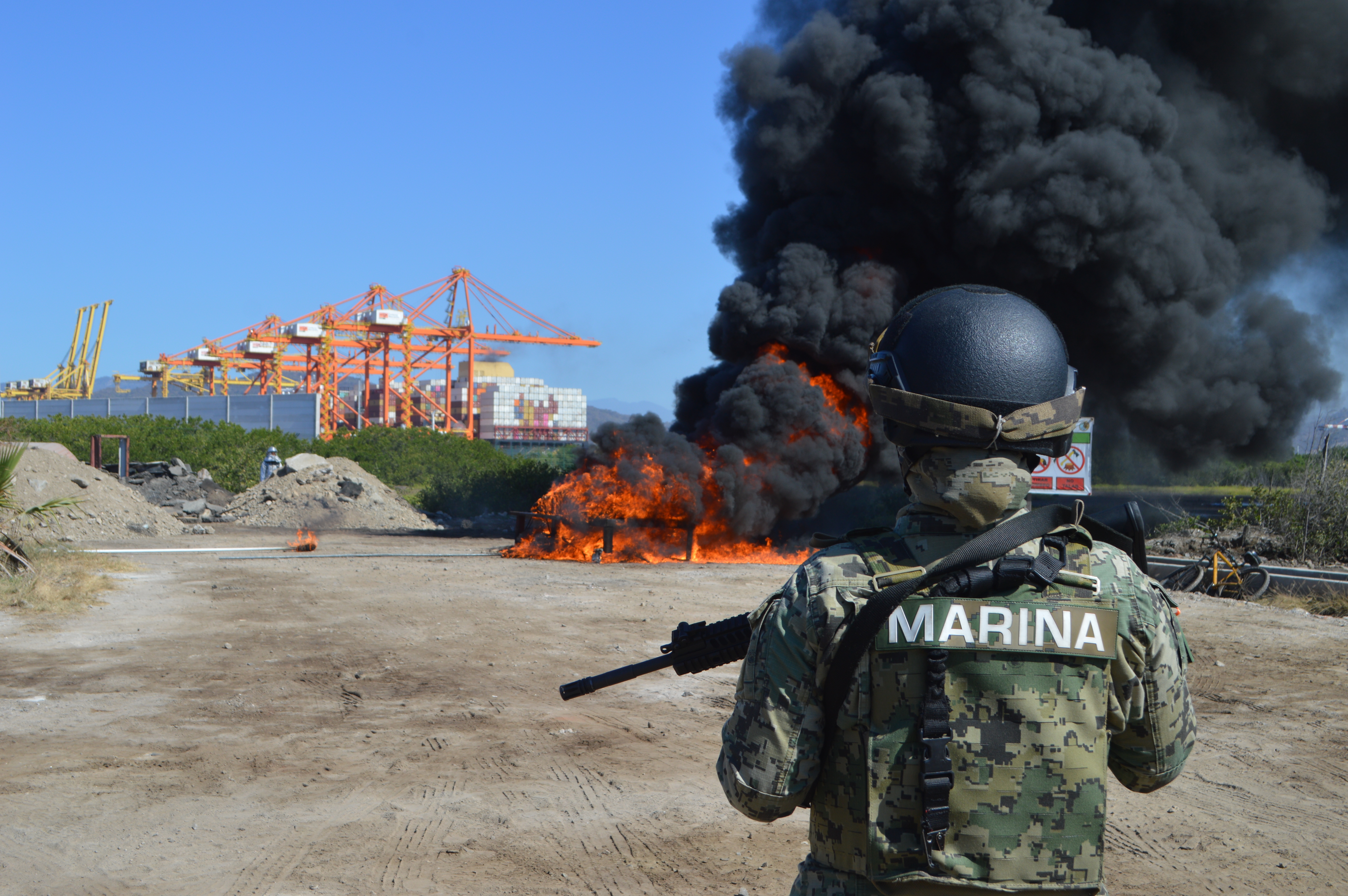 INCINERAN 433 KILOGRAMOS DE COCAÍNA EN MANZANILLO, COLIMA