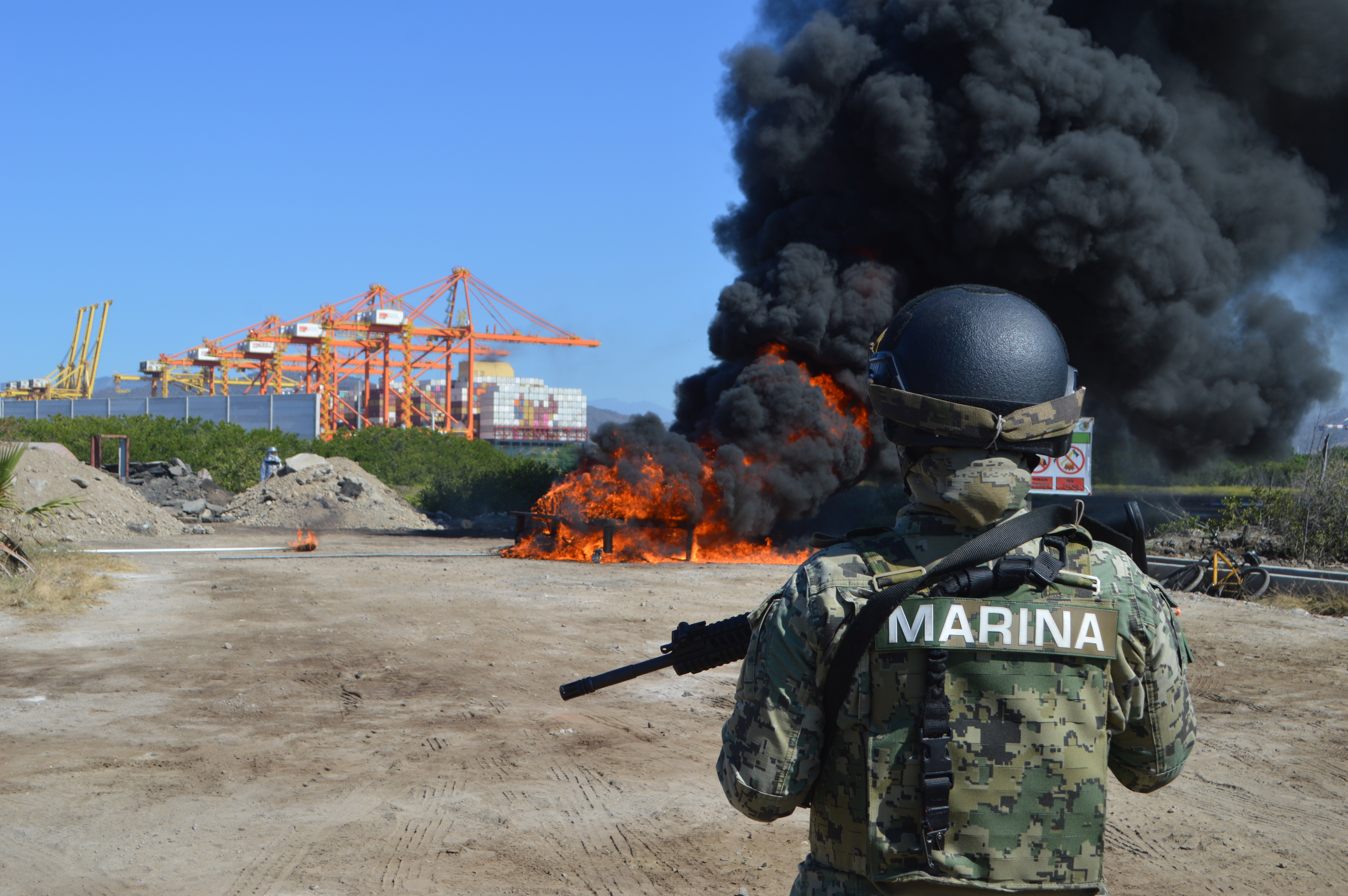 INCINERAN 433 KILOGRAMOS DE COCAÍNA EN MANZANILLO, COLIMA