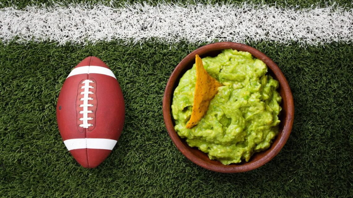 EL AGUACATE ANOTA UN TOUCHDOWN EN EL GRAN JUEGO