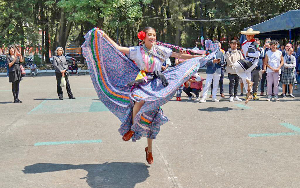 FORMACIÓN INICIAL DE FUTUROS DOCENTES