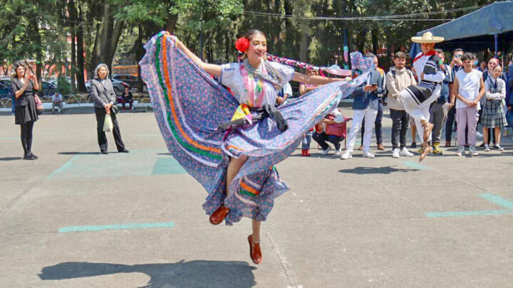 FORMACIÓN INICIAL DE FUTUROS DOCENTES