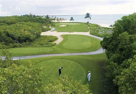 EXPERIENCIAS DE CLASE MUNDIAL EN EL CAMPO DE GOLF EL CAMALEÓN DE MAYAKOBA