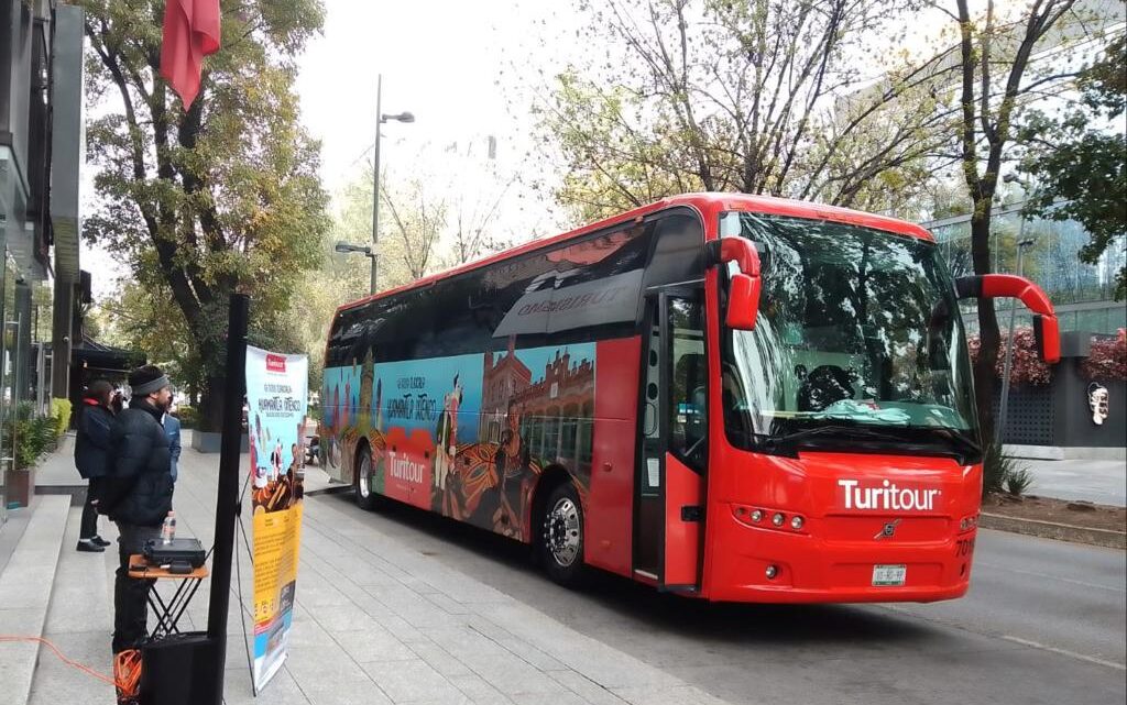 BANDERAZO DE LA RUTA CDMX-HUAMANTLA-IXTENCO DE TURITOUR