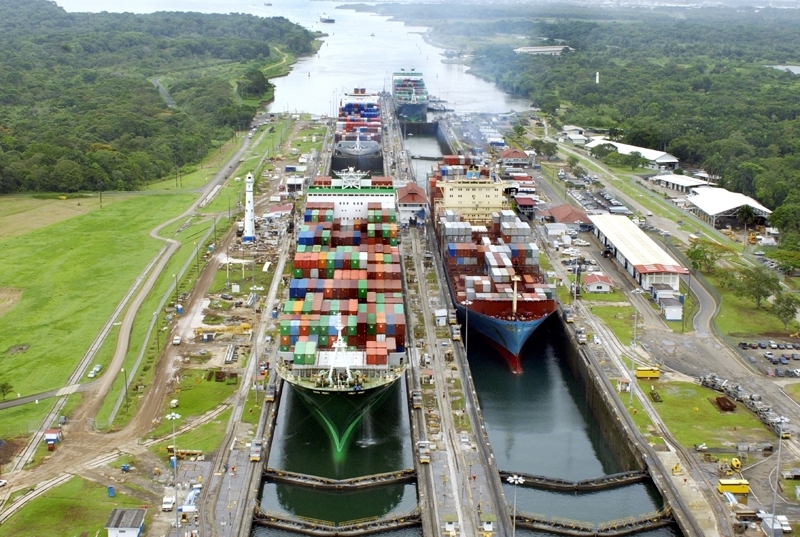 EL NIÑO Y LA NIÑA MANTIENEN EN CRISIS ECONÓMICA AL CANAL DE PANAMÁ EL NIÑO Y LA NIÑA MANTIENEN EN CRISIS ECONÓMICA AL CANAL DE PANAMÁ