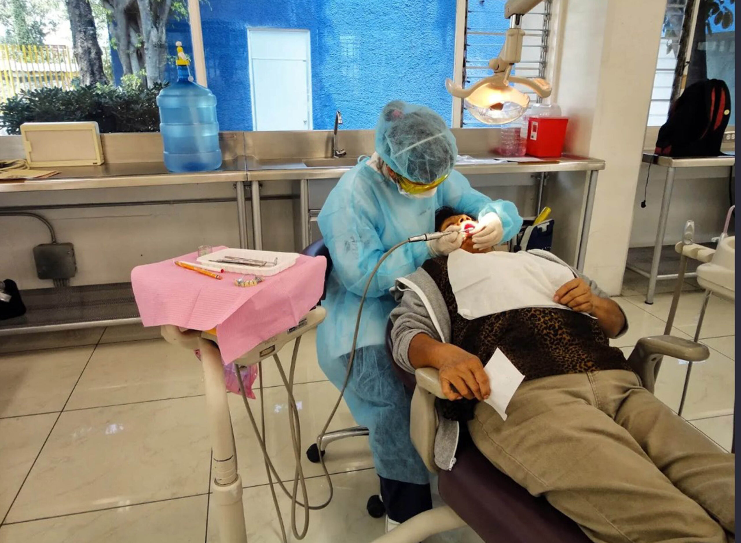 VAMOS AL DENTISTA SOLO CUANDO TENEMOS DOLOR