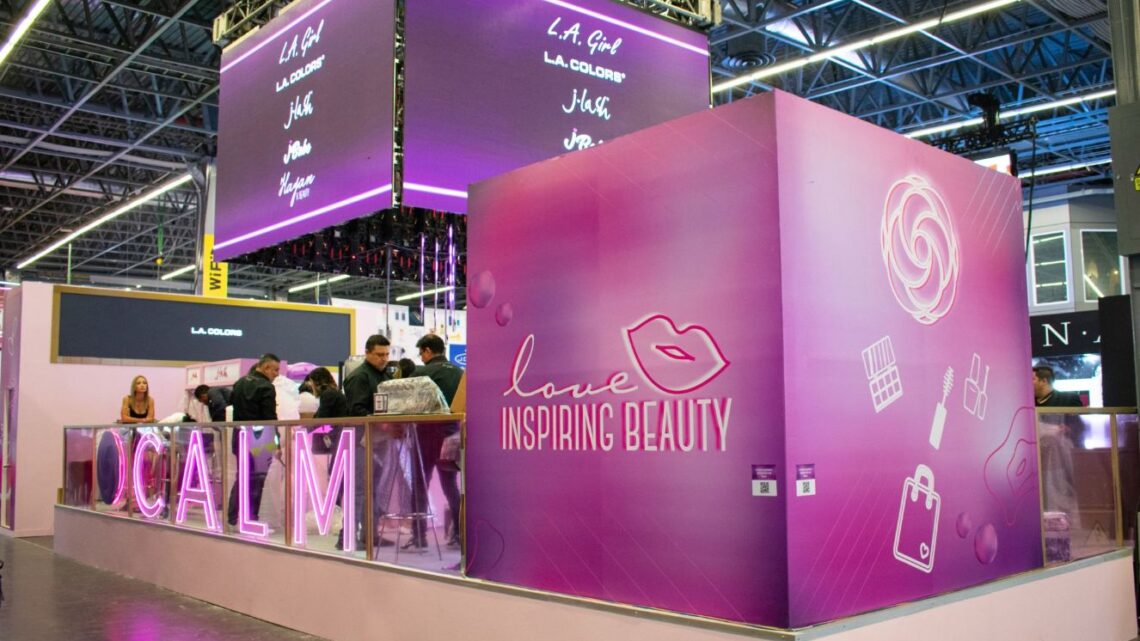 CUATRO MARCAS DE COSMÉTICOS Y SU PROPIA MARCA DE SKINCARE