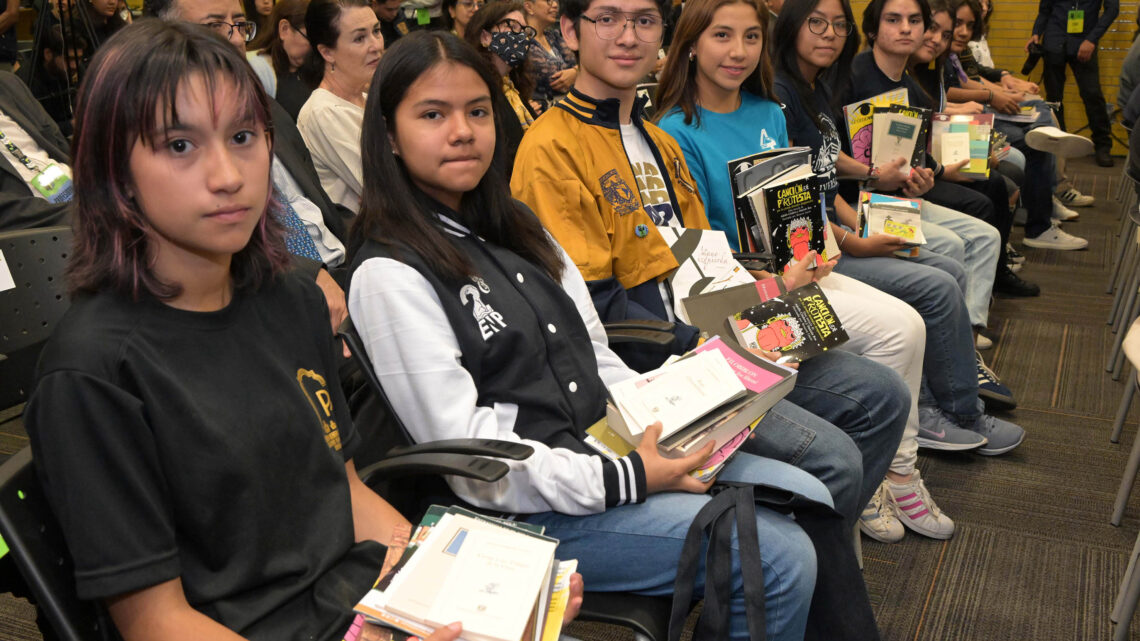 150 MIL LIBROS A UNIVERSITARIOS DE NUEVO INGRESO 150 MIL LIBROS A UNIVERSITARIOS DE NUEVO INGRESO