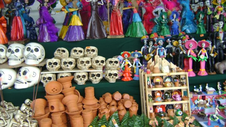 EL “TIANGUIS DE LOS RECUERDOS”