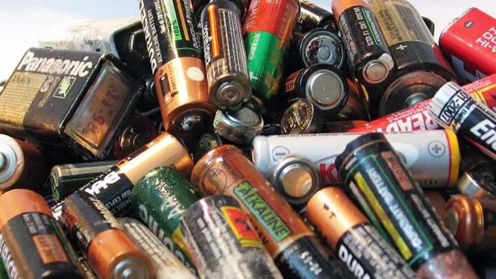 CREAN BATERÍAS CON PLÁSTICOS RECICLADOS; UTILIZAN AGUA DE MAR COMO ELECTROLITO