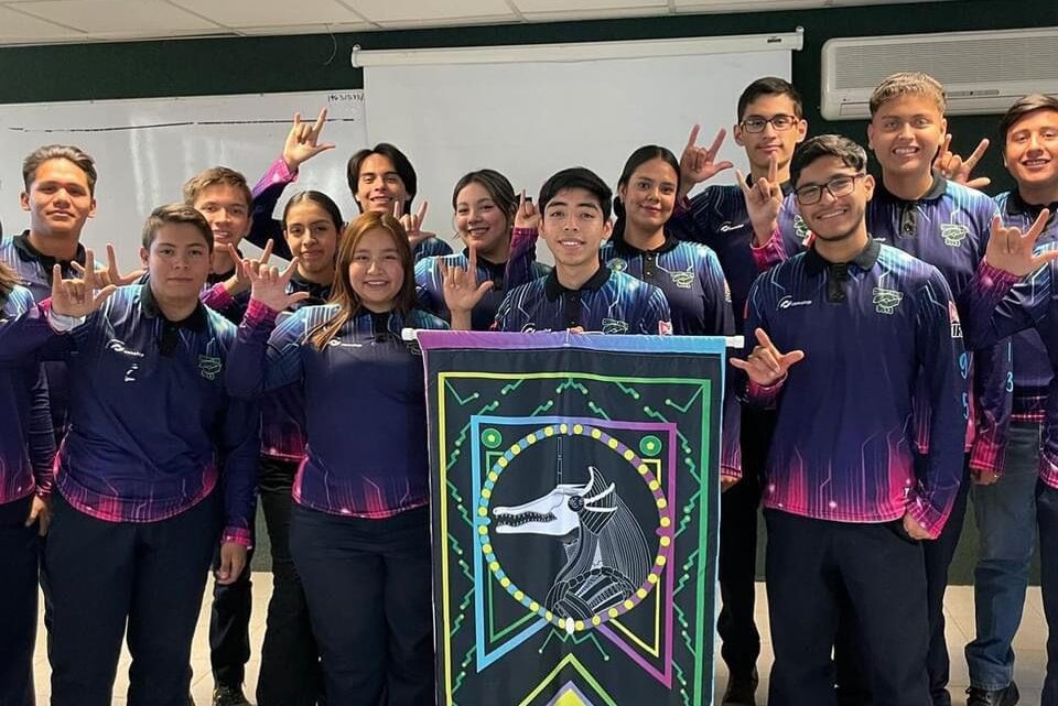 ESTUDIANTES AMPLÍAN CONOCIMIENTOS EN LA NASA ESTUDIANTES AMPLÍAN CONOCIMIENTOS EN LA NASA