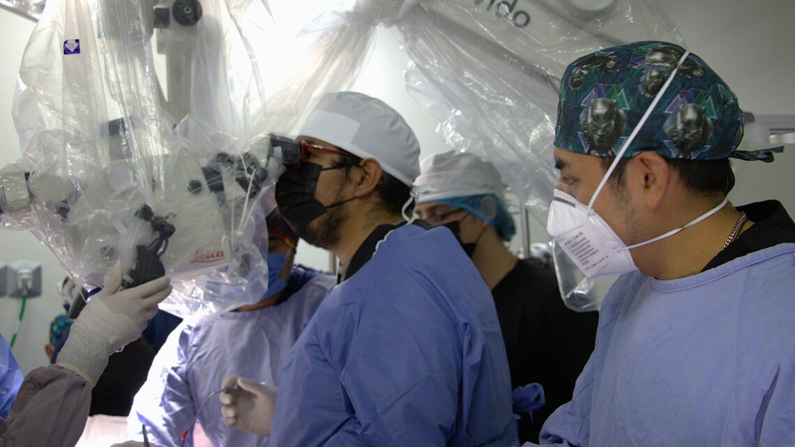 PRIMERA CIRUGÍA INTRAUTERINA DE CORRECCIÓN DE ESPINA BÍFIDA EN EL HOSPITAL GENERAL DE MÉXICO “DR. EDUARDO LICEAGA” PRIMERA CIRUGÍA INTRAUTERINA DE CORRECCIÓN DE ESPINA BÍFIDA EN EL HOSPITAL GENERAL DE MÉXICO “DR. EDUARDO LICEAGA”