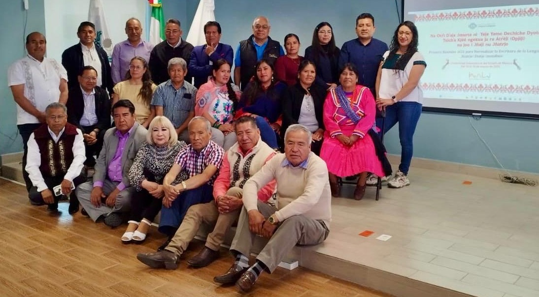 ESPECIALISTAS Y HABLANTES DE LA LENGUA JÑATJO/JÑATRJO (MAZAHUA) LOGRAN UN ALFABETO ESTÁNDAR ESPECIALISTAS Y HABLANTES DE LA LENGUA JÑATJO/JÑATRJO (MAZAHUA) LOGRAN UN ALFABETO ESTÁNDAR