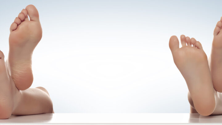 ¿QUÉ CAUSA LA FASCITIS PLANTAR?