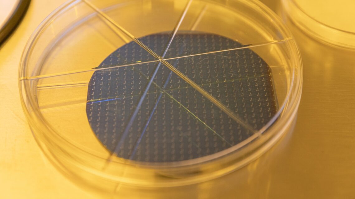 TRABAJA EN SEMICONDUCTORES