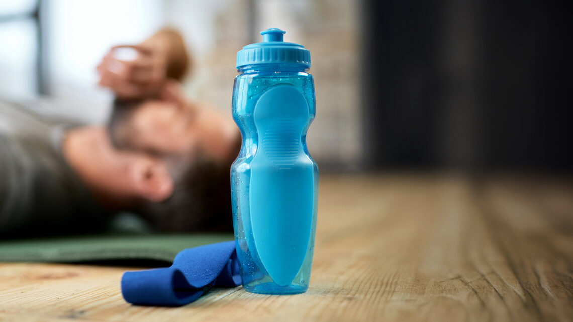 ¿ESTÁS LAVANDO TU BOTELLA DE AGUA LO SUFICIENTE? ¿ESTÁS LAVANDO TU BOTELLA DE AGUA LO SUFICIENTE?