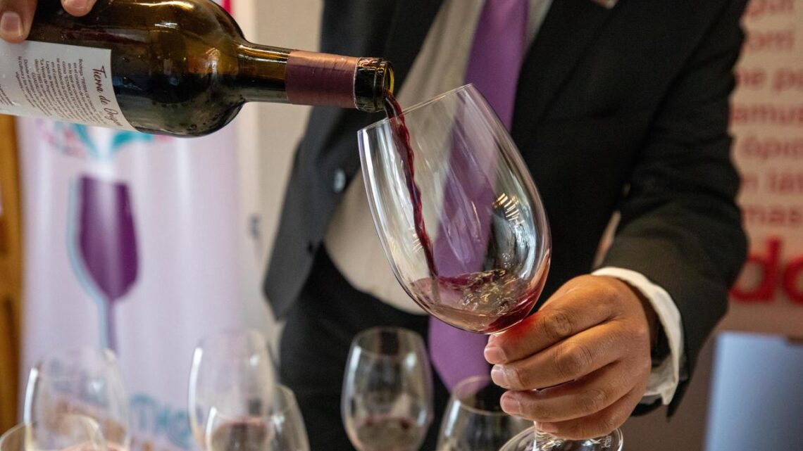 EL PAPEL DEL VINO MEXICANO