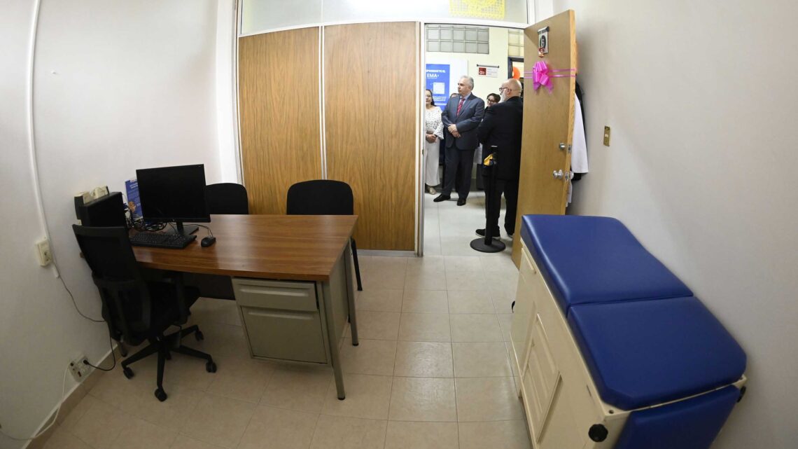 LOS SERVICIOS DEL ISSSTE, A SU COMUNIDAD UNIVERSITARIA DERECHOHABIENTE LOS SERVICIOS DEL ISSSTE, A SU COMUNIDAD UNIVERSITARIA DERECHOHABIENTE