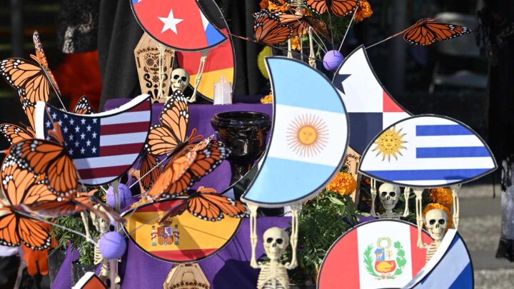 LA CULTURA MEXICANA ES RICA POR SU CAPACIDAD DE INTEGRAR MÚLTIPLES MIGRACIONES Y EXILIOS