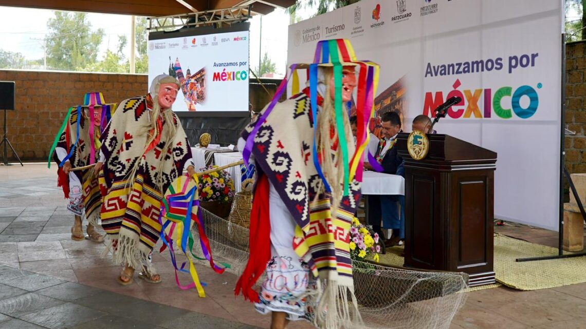 COMPETITIVIDAD TURÍSTICA EN PUEBLOS MÁGICOS CON ESTRATEGIAS DE DIGITALIZACIÓN BANCARIA COMPETITIVIDAD TURÍSTICA EN PUEBLOS MÁGICOS CON ESTRATEGIAS DE DIGITALIZACIÓN BANCARIA