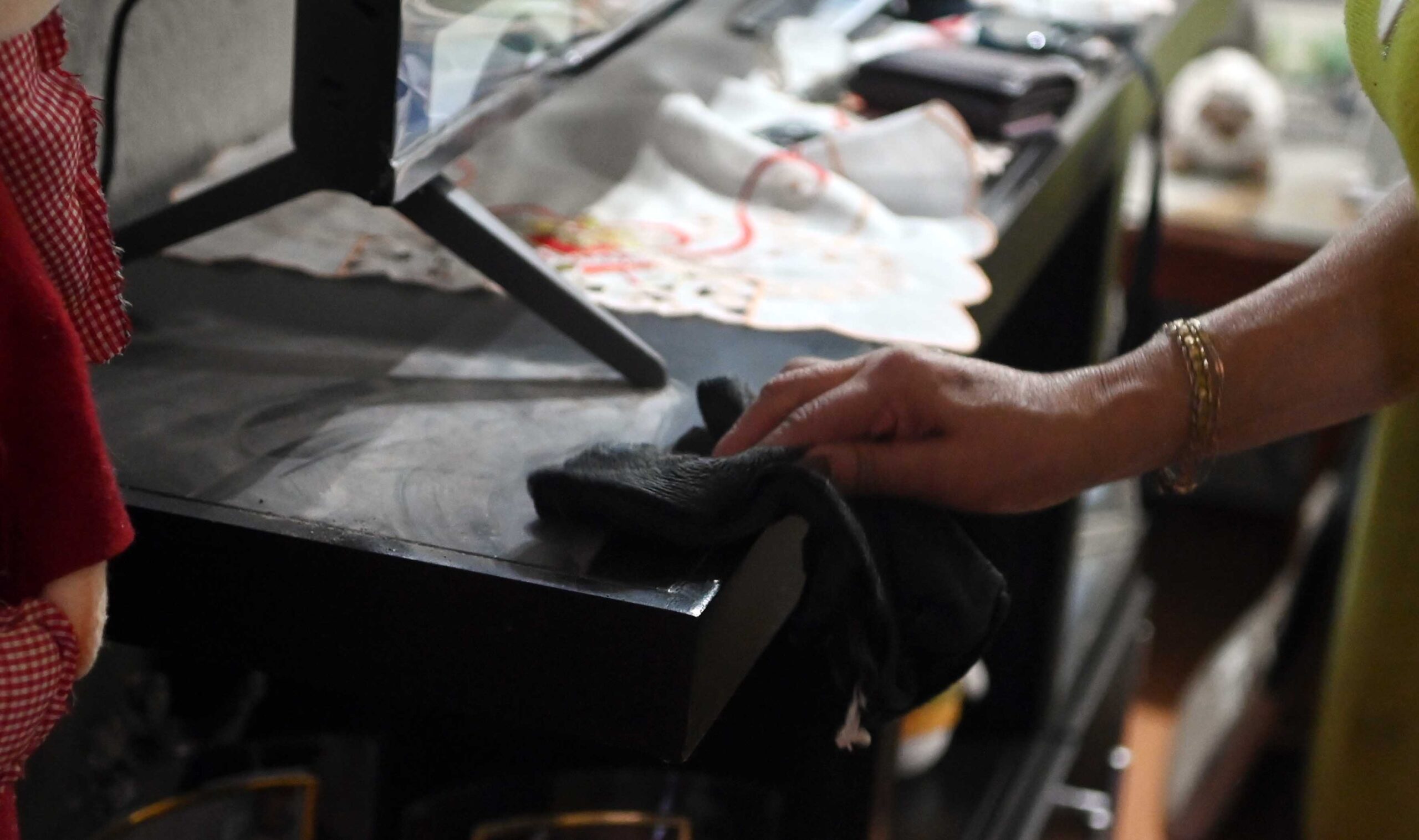 POLVO EN HOGARES MEXICANOS, MÁS TÓXICO QUE EN EUROPA